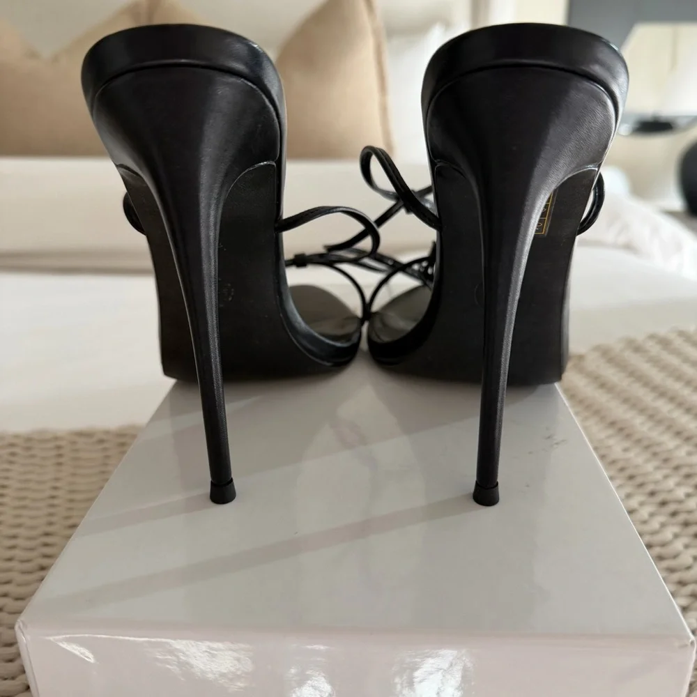 The Andx Sandal in Nero FEMME LA - Picture 7 of 11